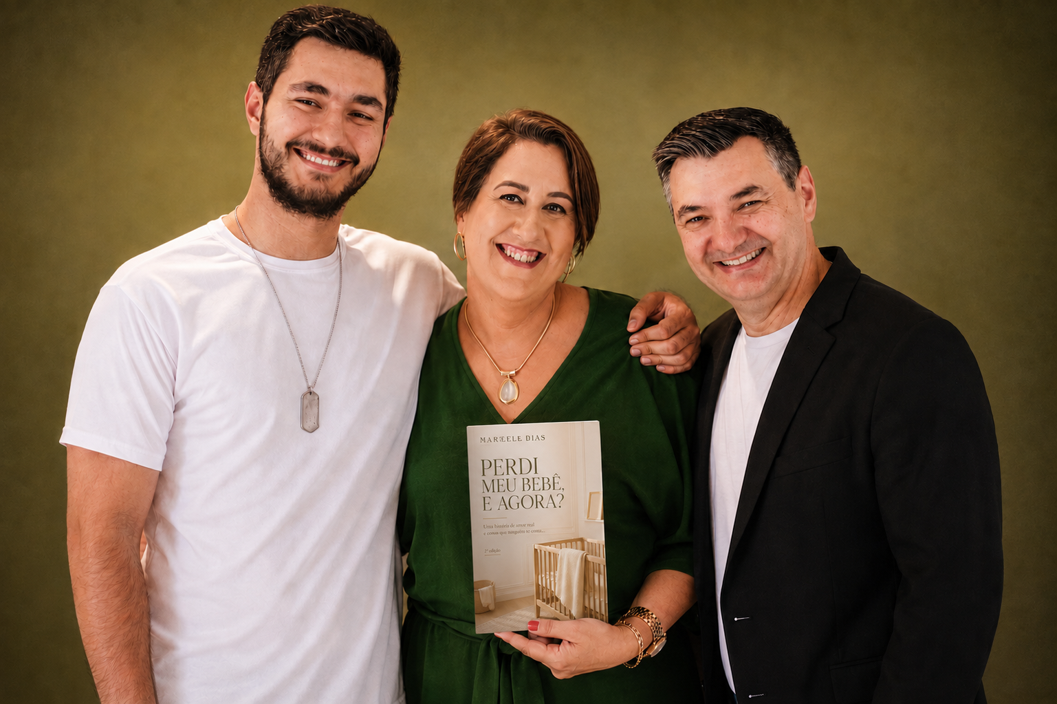 Marcele Dias com seu marido, Pr. Adilson Rogério, e seu filho Eduardo